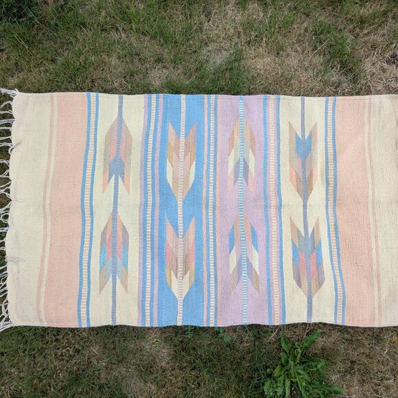 Vintage Southwestern pastel coloured small area rug - Picture 3 of 8